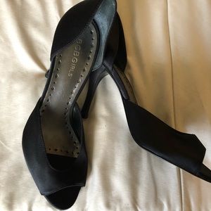 BCBG Peep-toe Pump